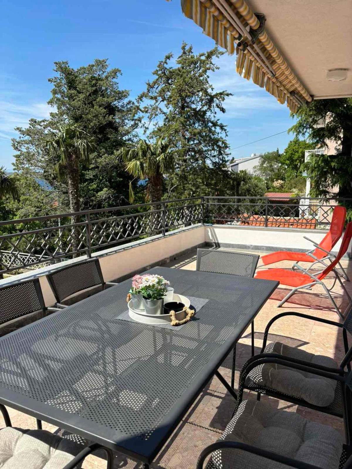 Helen Apartments Crikvenica Bagian luar foto