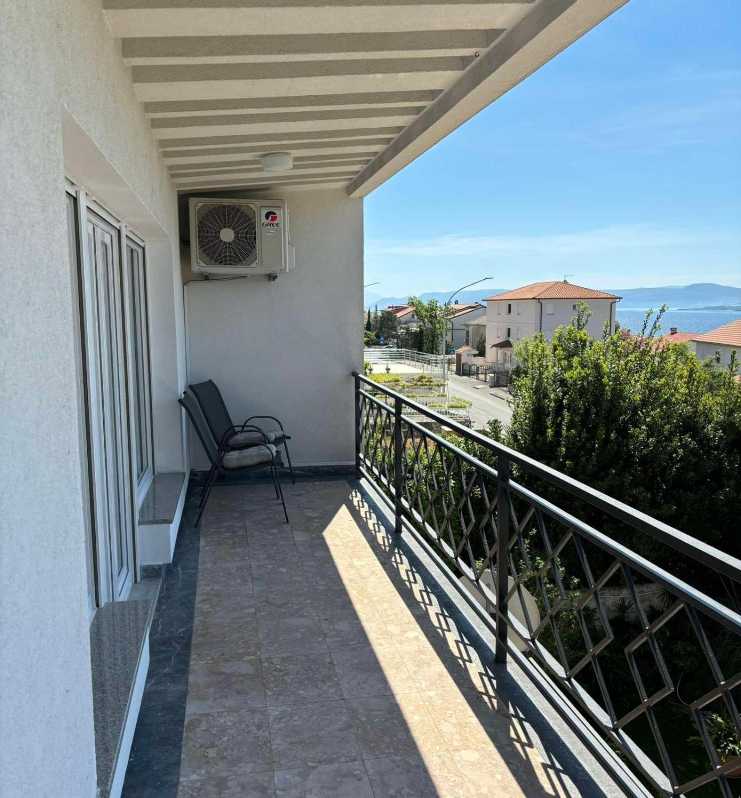 Helen Apartments Crikvenica Bagian luar foto